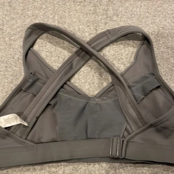 Nike Nursing Sports Bras - Picture 4 of 5